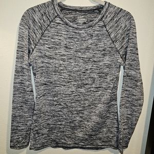 Climate right sz. Small Grey base layer shirt
